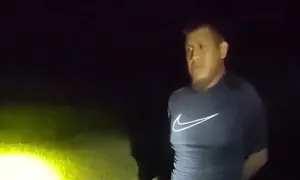 Nạn nhân đánh lừa kẻ hiếp dâm bằng chiêu vờ gọi đồ ăn